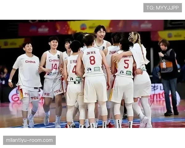 韩旭上场像战神，出机场像走秀，拎的包都能买辆车