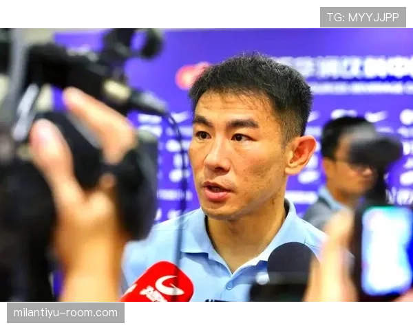 上海申花备战关键战役重点演练攻防转换效率